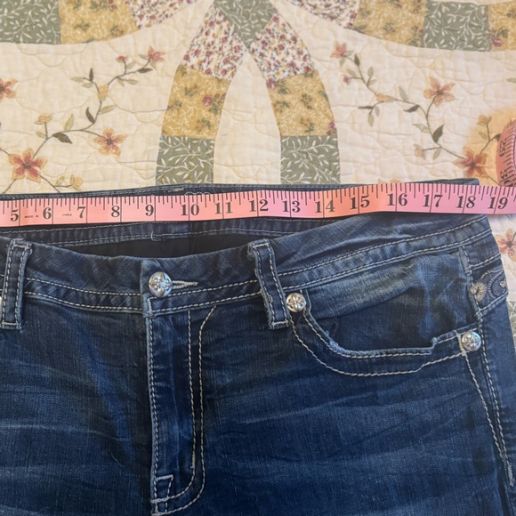 Miss Me jeans hard to find size 34 with slight stretch! - Picture 6 of 7